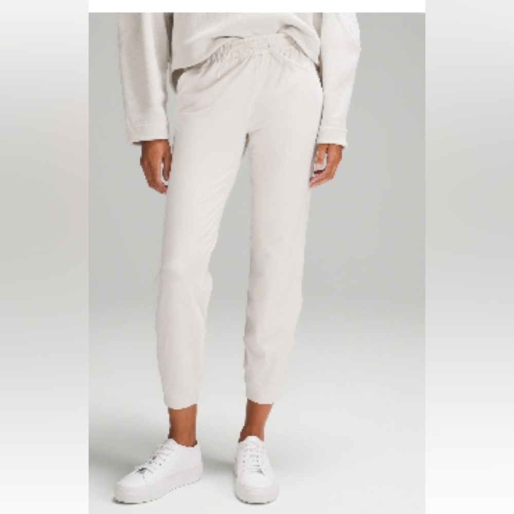 Lululemon jersey classic-fit mid-rise jogger, size 8, heathered bone, SOLD OUT.